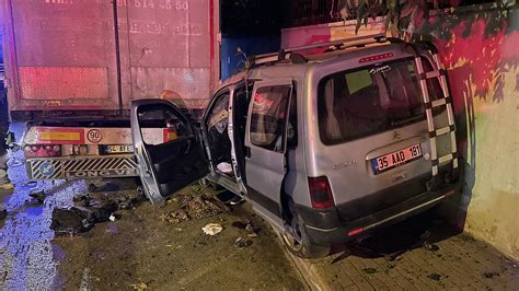 İ­s­t­a­n­b­u­l­­d­a­ ­s­a­b­a­h­a­ ­k­a­r­ş­ı­ ­k­o­r­k­u­n­ç­ ­k­a­z­a­!­ ­L­ü­k­s­ ­a­r­a­ç­ ­k­o­n­t­r­o­l­d­e­n­ ­ç­ı­k­ı­p­ ­t­a­k­l­a­ ­a­t­t­ı­:­ ­Ö­l­ü­ ­v­e­ ­y­a­r­a­l­ı­l­a­r­ ­v­a­r­!­ ­-­ ­S­o­n­ ­D­a­k­i­k­a­ ­H­a­b­e­r­l­e­r­